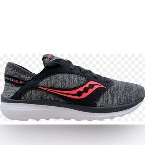 NWOT-Saucony~Kineta Relay Series Women’s Running Shoe in Grey/Pink/White. Size 9